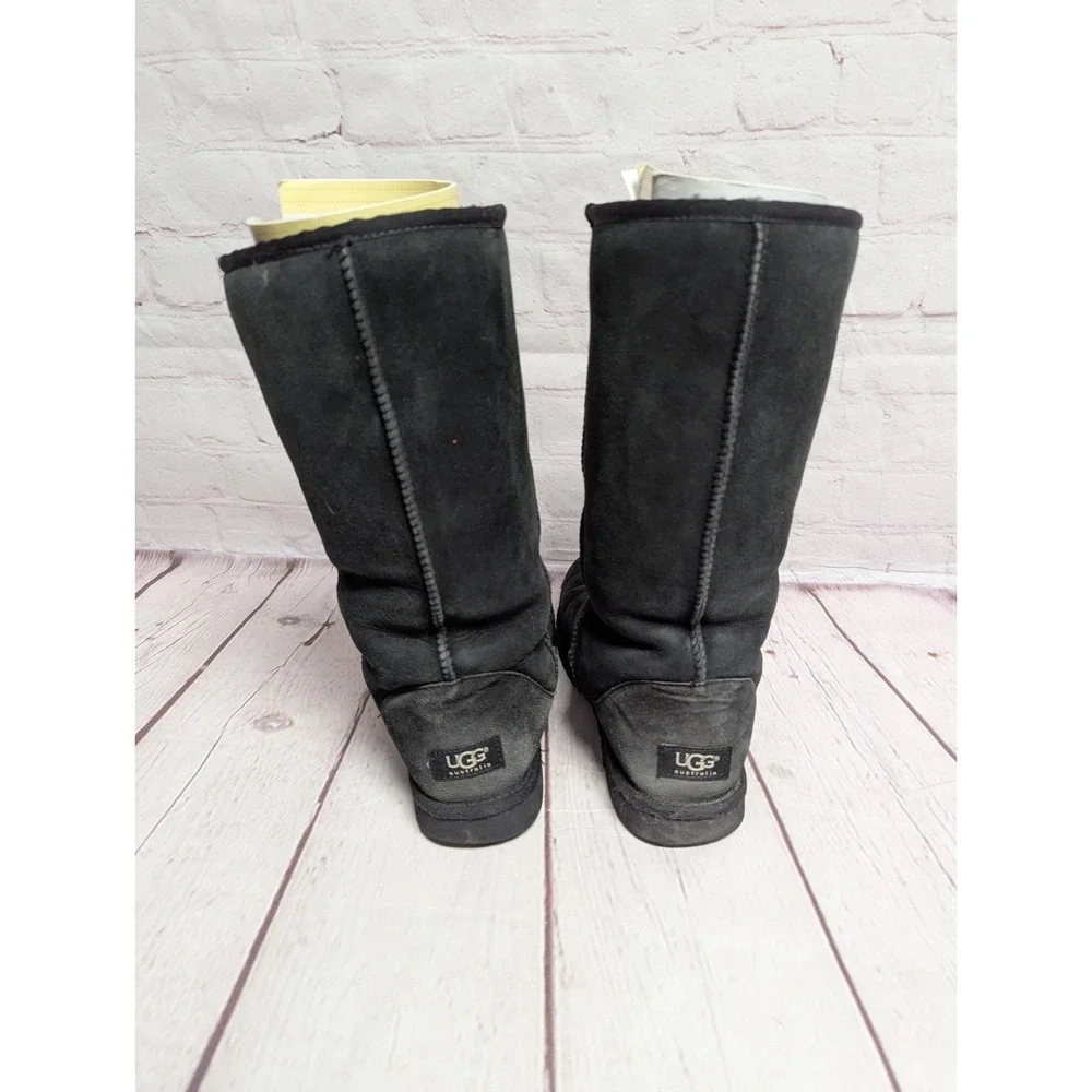 UGG Australia Women's 5815 Classic Black Suede Sheepskin Winter Boots Size 9